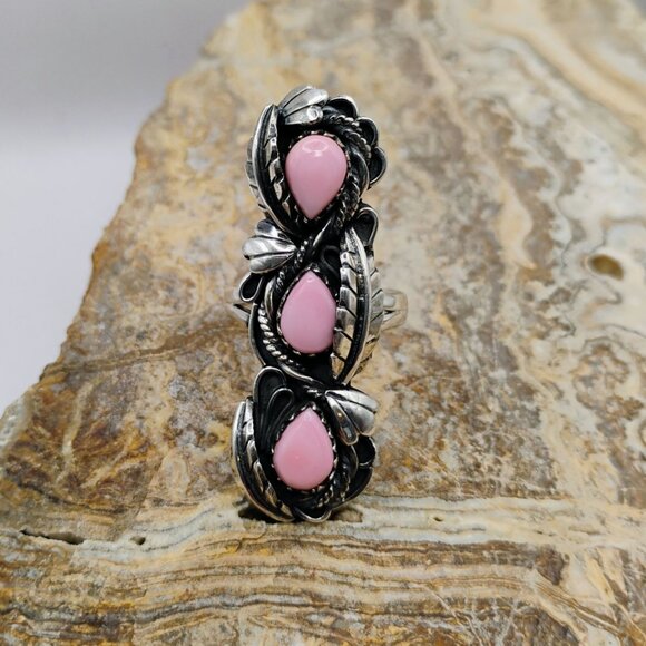 Huge Southwest Pink Conch Shell Sterling Silver Long Blossom Ring Size 8 - Picture 2 of 8